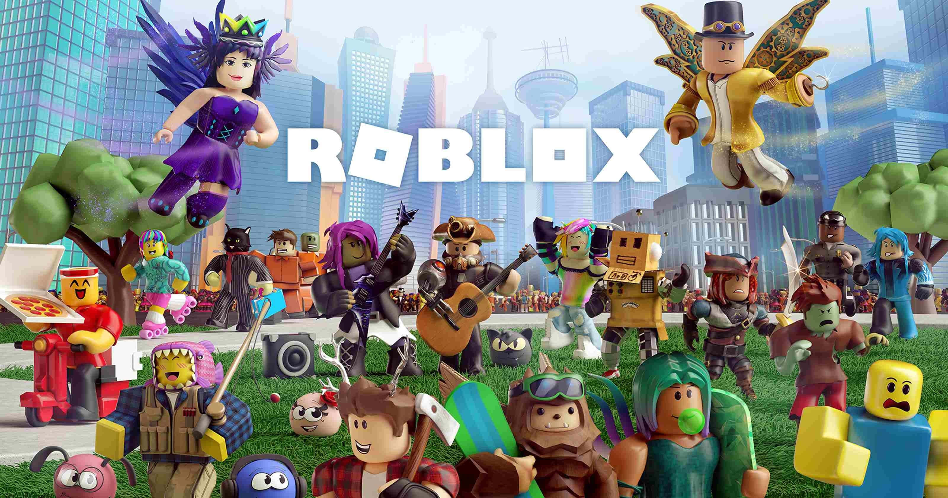 Roblox Character 桌布 壁紙 — 一張充滿活力的 Roblox 宣傳圖片，展示不同方塊造型的虛擬角色身處城市公園，背景有摩天大樓和 Roblox 標誌。