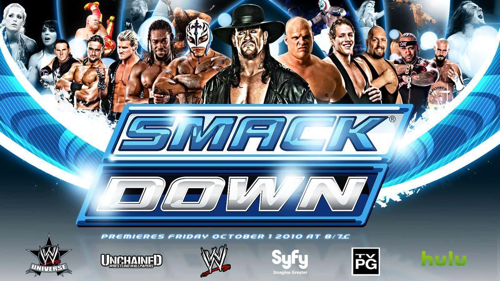 桌布 壁紙 — 一張充滿活力的WWE SmackDown宣傳海報，肌肉發達的摔角手在發光的藍色圓形背景上擺出動態姿勢。