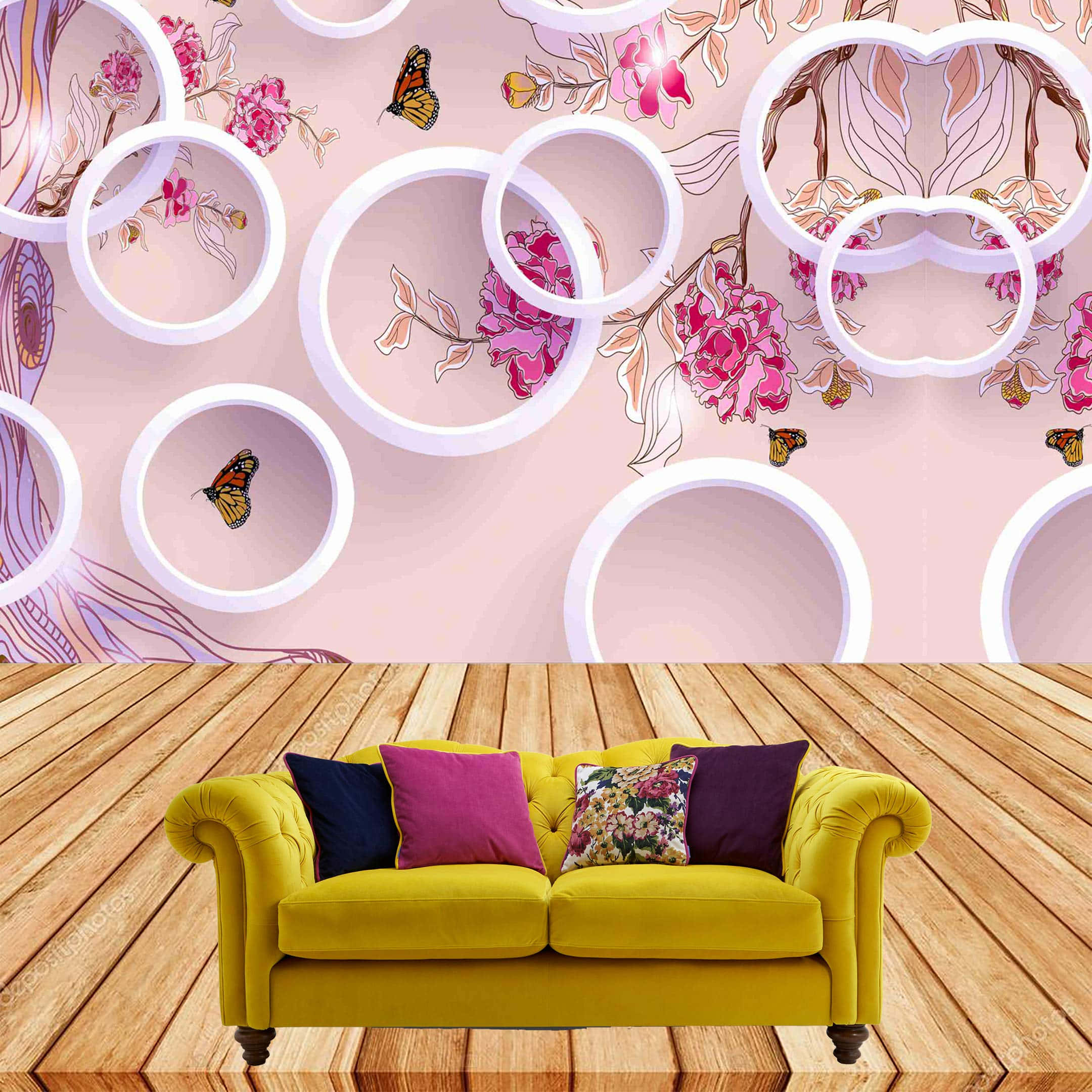 Home Decor 桌布 壁紙 — 一張充滿活力的黃色沙發，上面放著彩色抱枕，放在木地板上，背景是帶有花卉圖案和白色圓形框架的粉紅色壁紙。