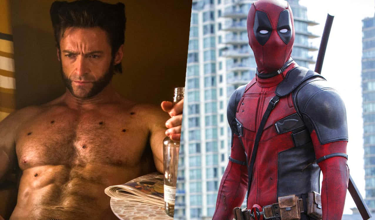 Deadpool And Wolverine 桌布 壁紙 — 一張分割圖片顯示金鋼狼赤裸上身拿著瓶子，旁邊是穿著紅色西裝的死侍，站在城市天際線前。