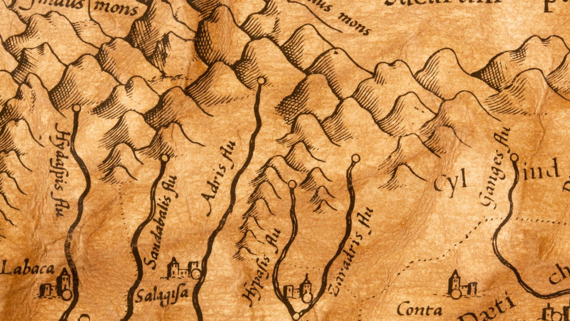 Map 桌布 壁紙 — 一張古董棕褐色調地圖，以手繪風格描繪崎嶇的山脈、標示的河流和古代定居點。