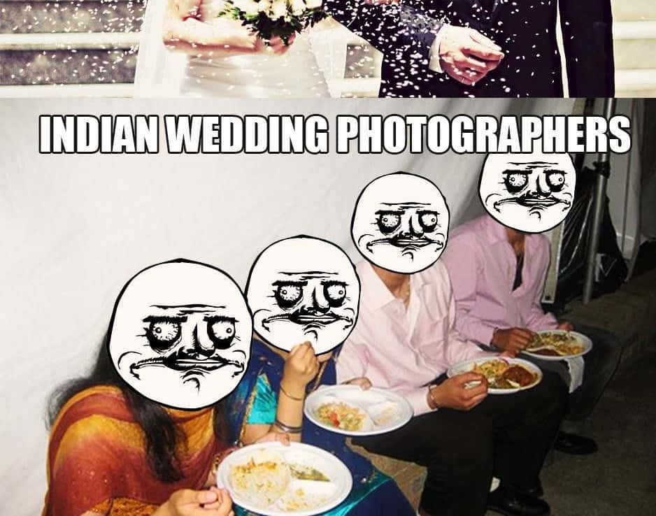 Food Memes 桌布 壁紙 — 一張婚禮照片拼貼，上方是一對新人撒米的鏡頭，下方是賓客帶著迷因表情吃食物的鏡頭。