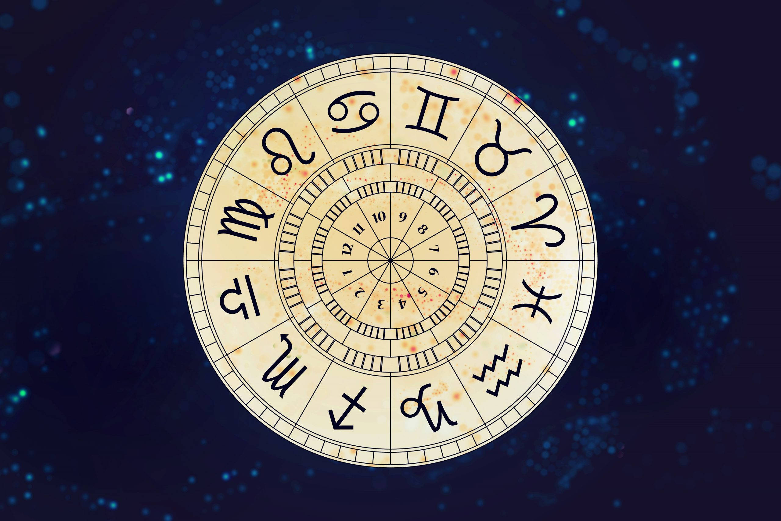 星座 桌布 壁紙 — 一張帶有星座和數字的復古占星圖漂浮在星光閃爍的宇宙藍色背景上。