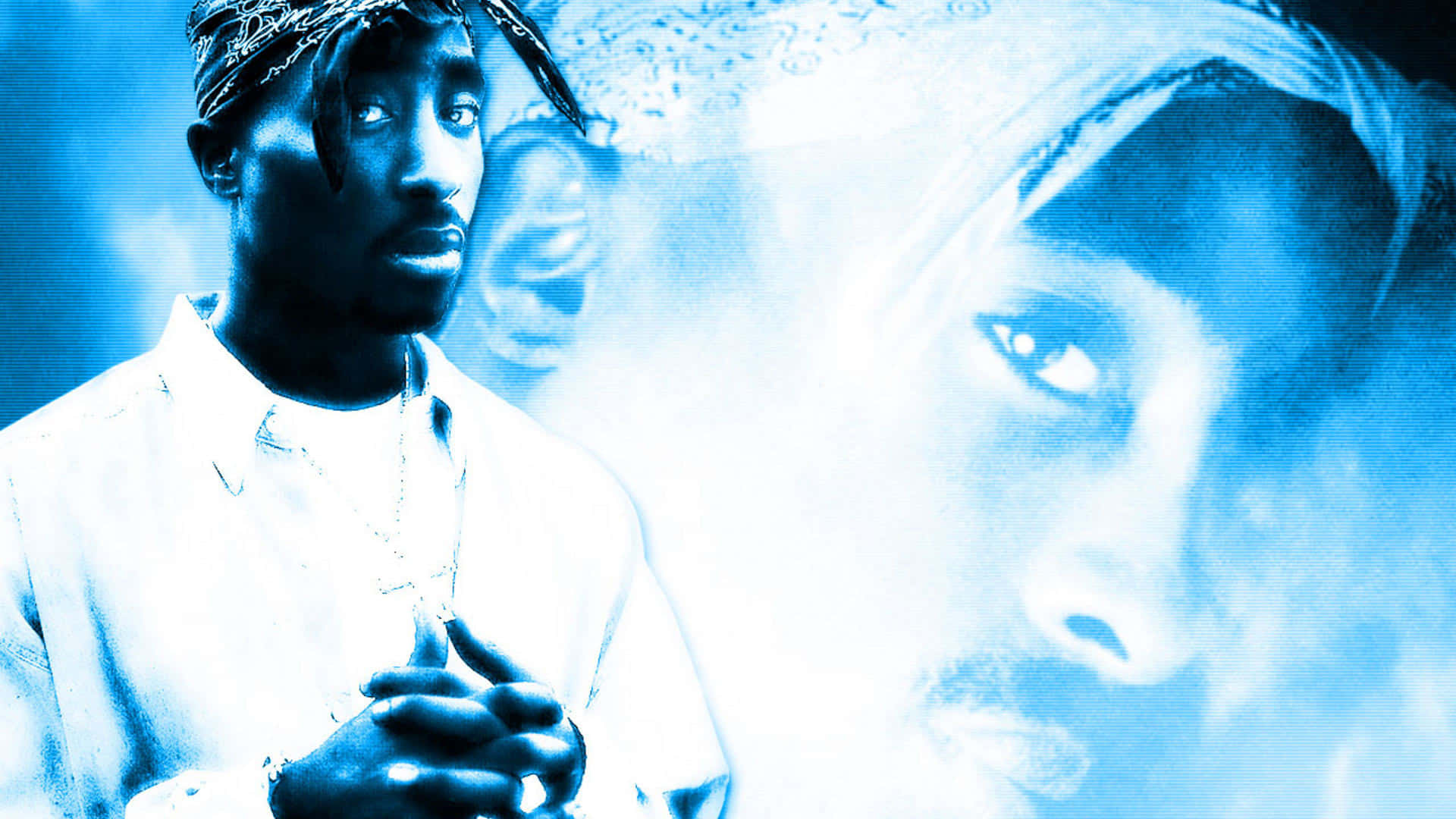 tupac 桌布 壁紙 — 一張帶有藍色調的Tupac Shakur肖像，身後有一個幽靈般半透明的臉龐，雙手交握在前。