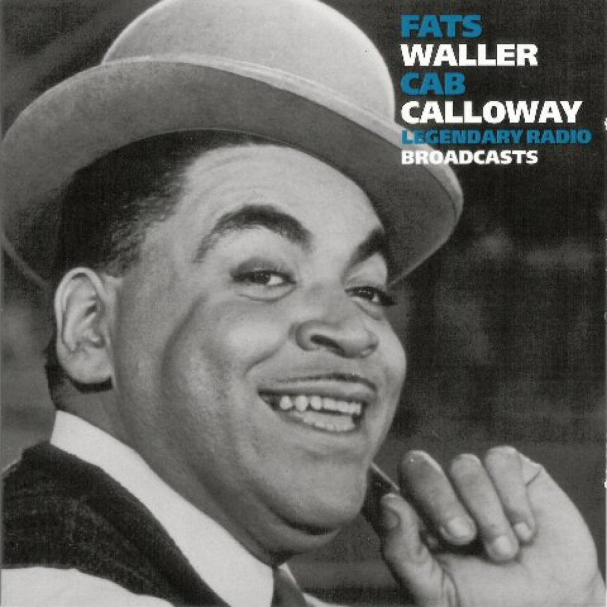 音樂 桌布 壁紙 — 一張快樂的黑白肖像，Fats Waller 戴著軟呢帽和西裝，露出燦爛的笑容。