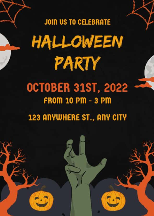 Halloween Invitations 桌布 壁紙 — 一張恐怖的萬聖節派對海報，黑色背景上有南瓜、光禿禿的樹和月亮，還有一隻殭屍手做出和平手勢。