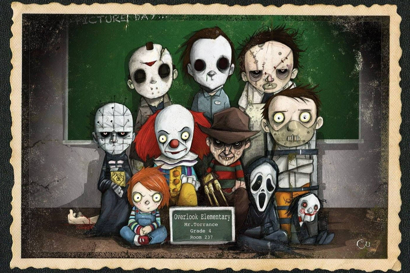 Leatherface 桌布 壁紙 — 一張恐怖電影經典反派角色在小學破舊教室裡扮演學生的詭異班級照片。