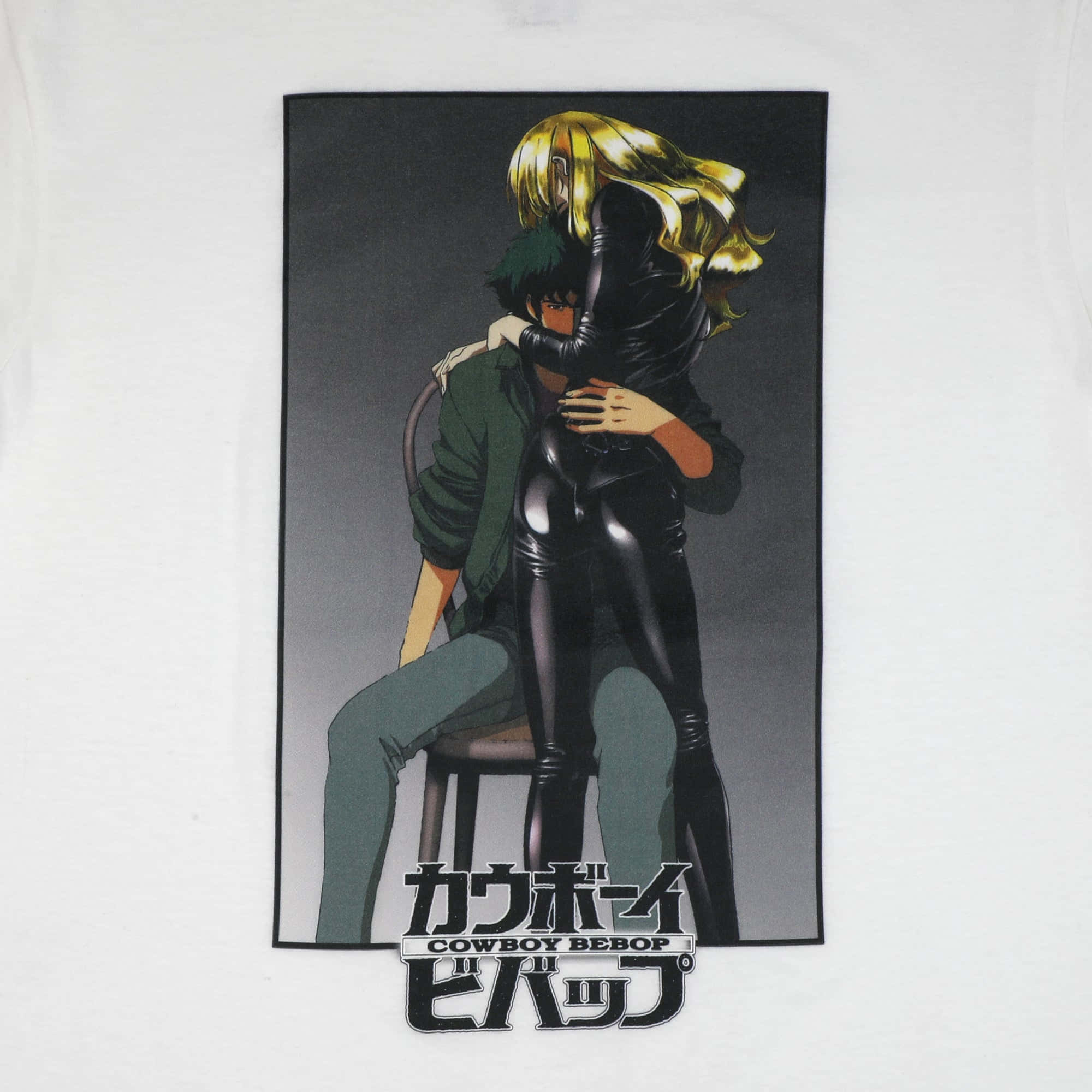Cowboy Bebop Julia 桌布 壁紙 — 一張戲劇性的動漫印刷品展示了一位金髮女子身穿黑色皮革，擁抱著一位身穿綠色外套的坐著男子，背景為深灰色。