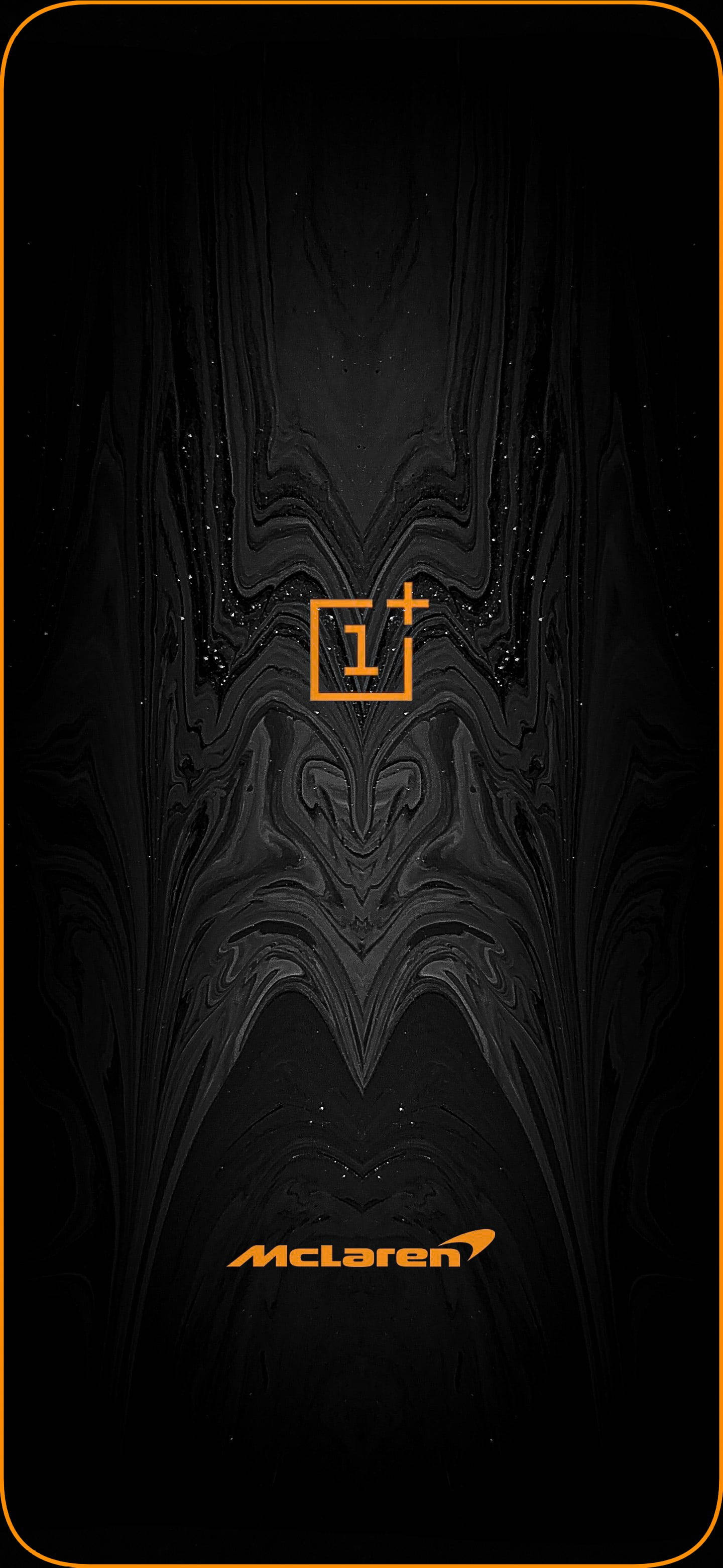 抽象 桌布 壁紙 — 一張時尚的黑色桌布，帶有橙色OnePlus和McLaren標誌，由發光的橙色邊框框住，背景為大理石紋理的深色背景。