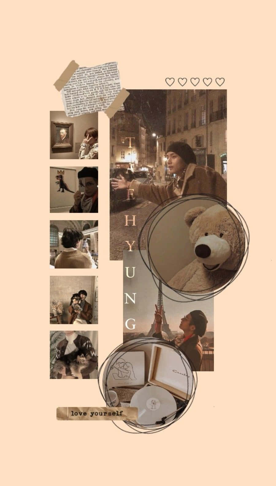 Korean Beige Aesthetic 桌布 壁紙 — 一張暖色調拼貼畫，捕捉一個男人與泰迪熊和手寫筆記在米色背景上的各種自然瞬間。