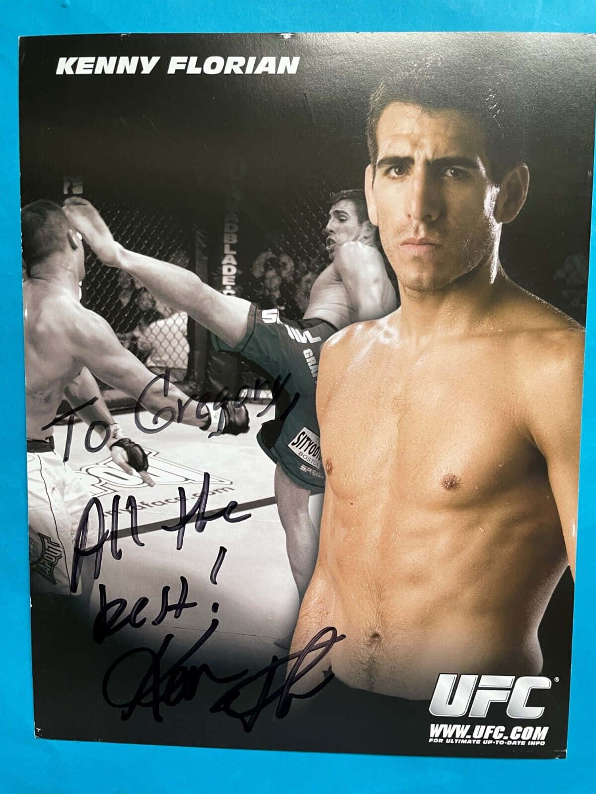 MMA 桌布 壁紙 — 一張有Kenny Florian簽名的UFC海報，背後有黑白動作照。