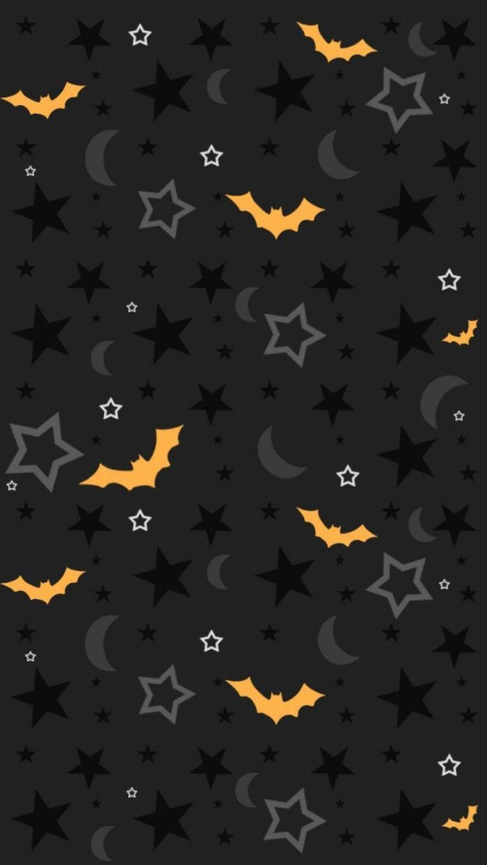 Dark Halloween 桌布 壁紙 — 一張深色萬聖節桌布，黑色背景上散佈著橙色蝙蝠、灰色新月和星星。