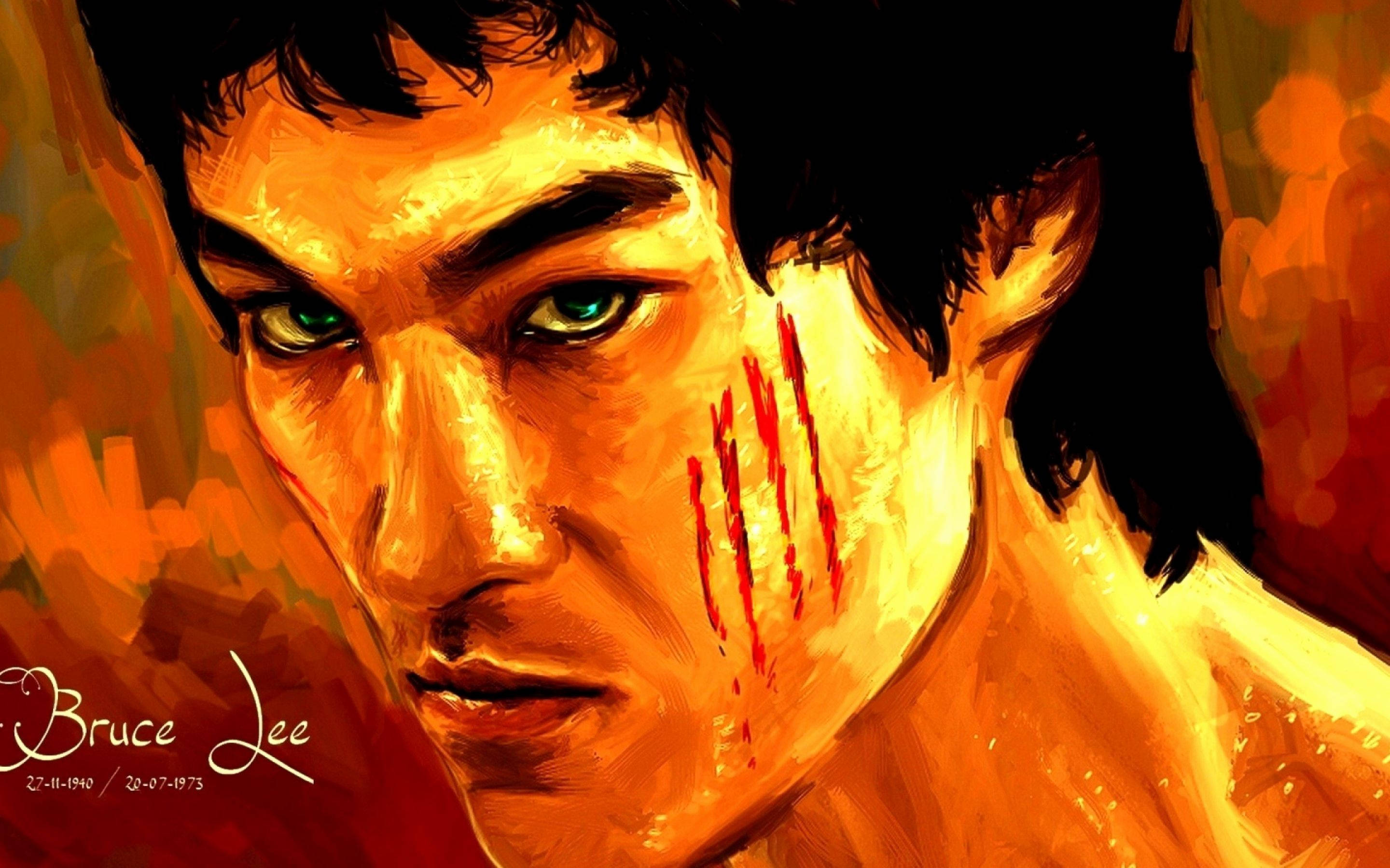 李小龍 桌布 壁紙 — 一張火熱的數位肖像，李小龍眼睛發出綠色光芒，臉頰上有血痕，背景是溫暖的橙色。