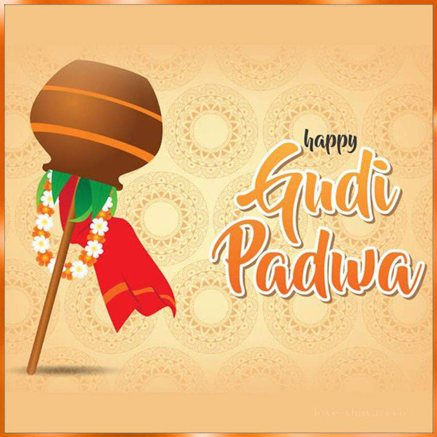 Gudi Padwa 桌布 壁紙 — 一張節日 Gudi Padwa 賀卡，上面有裝飾木柱，配有椰子、紅布和白花，背景為圖案米色。