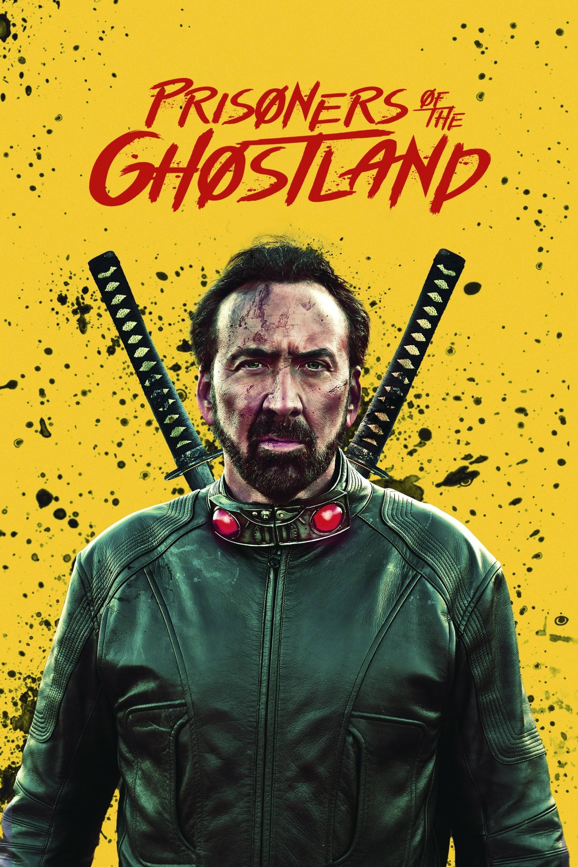 prisoners of the ghostland 桌布 壁紙 — 一張粗獷動作電影海報，尼可拉斯凱吉身穿黑色皮夾克，肩上交叉揹著兩把武士刀，背景為黃色潑濺效果。