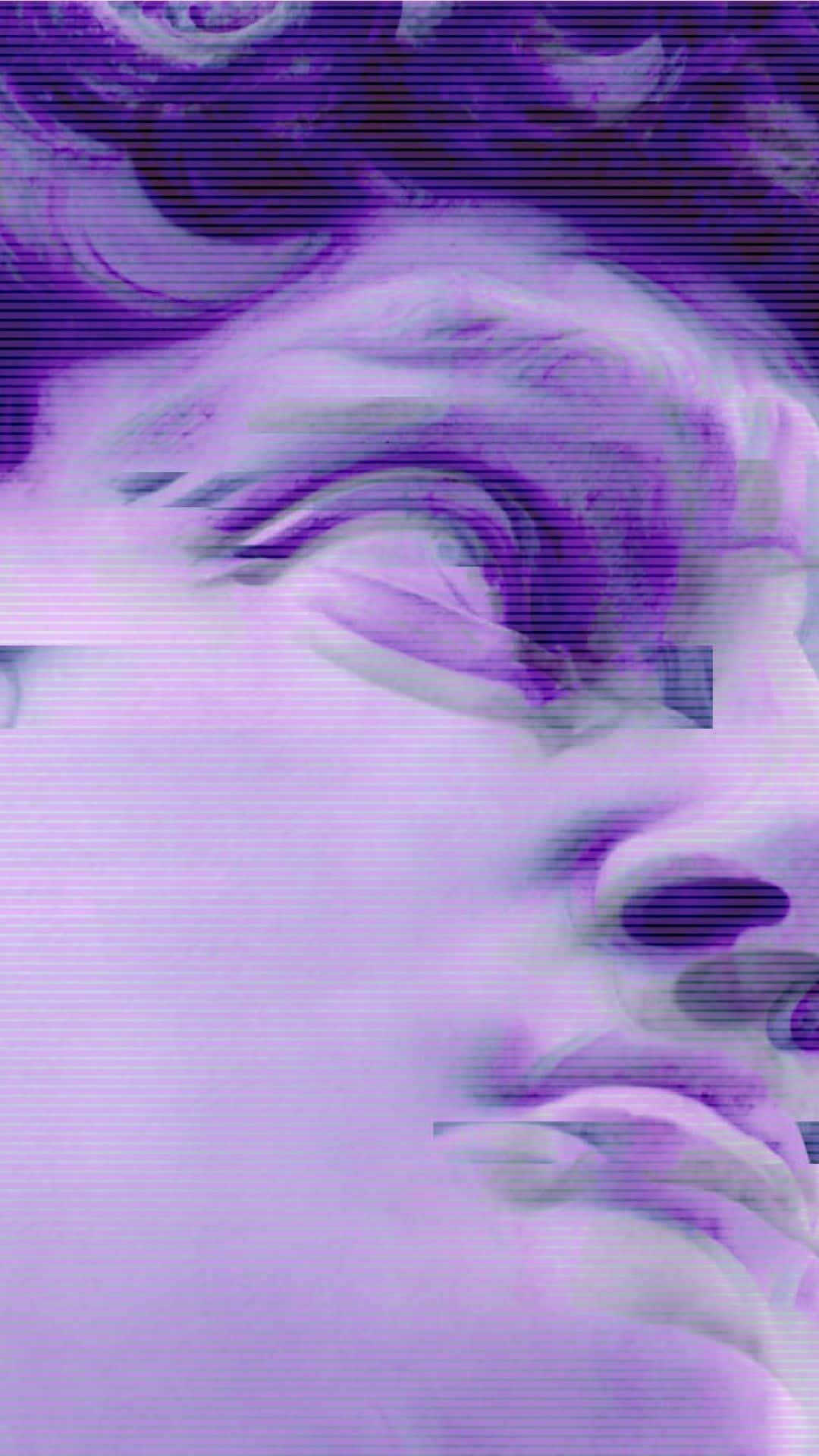 Vaporwave iPhone 桌布 壁紙 — 一張紫色和白色的故障藝術肖像，帶有扭曲的數位噪點和模糊的特徵。