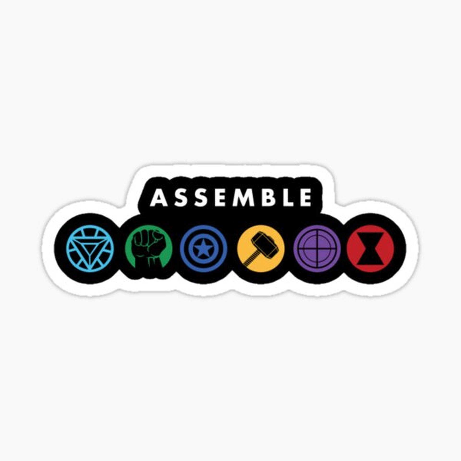 Assemble 桌布 壁紙 — 一張貼紙，上面有「ASSEMBLE」字樣，下方有六個色彩繽紛的超級英雄符號，包括無限寶石、拳頭、盾牌、錘子、地球儀和沙漏。