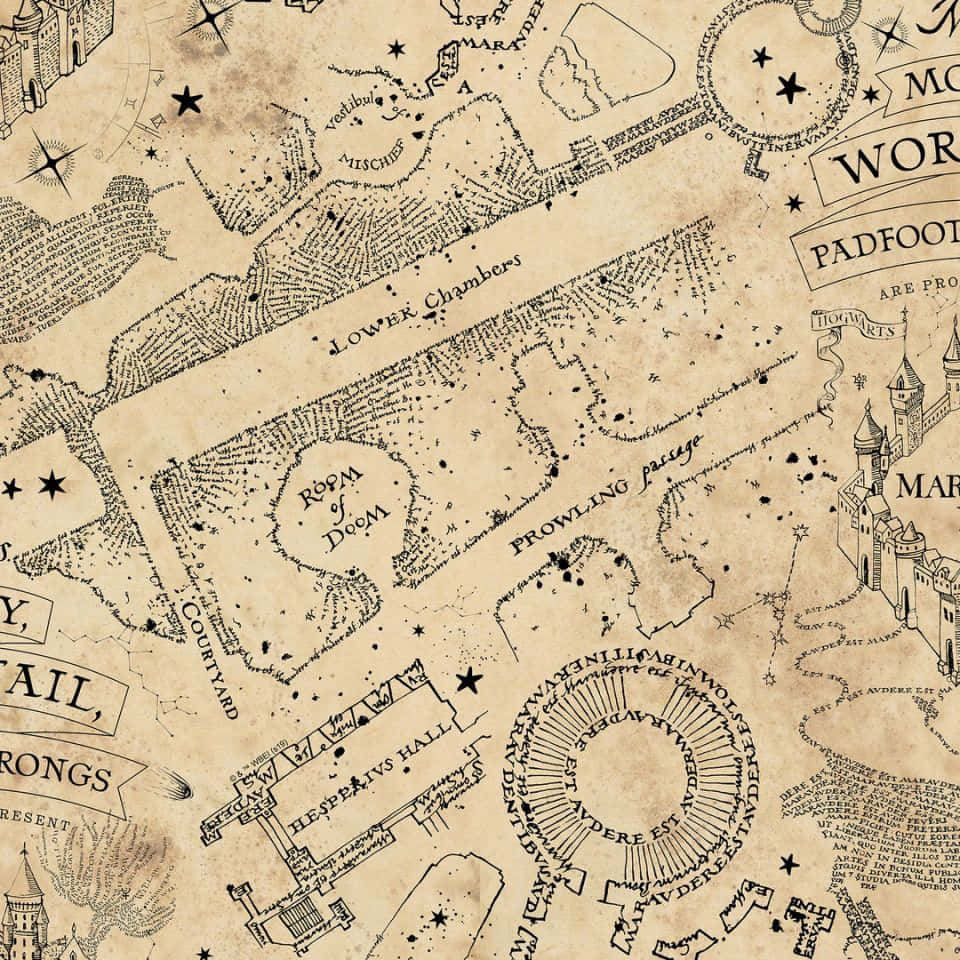 The Marauder's Map 桌布 壁紙 — 一張陳舊的羊皮紙霍格華茲地圖，上面有用墨水手繪的建築物和標記的秘密通道。
