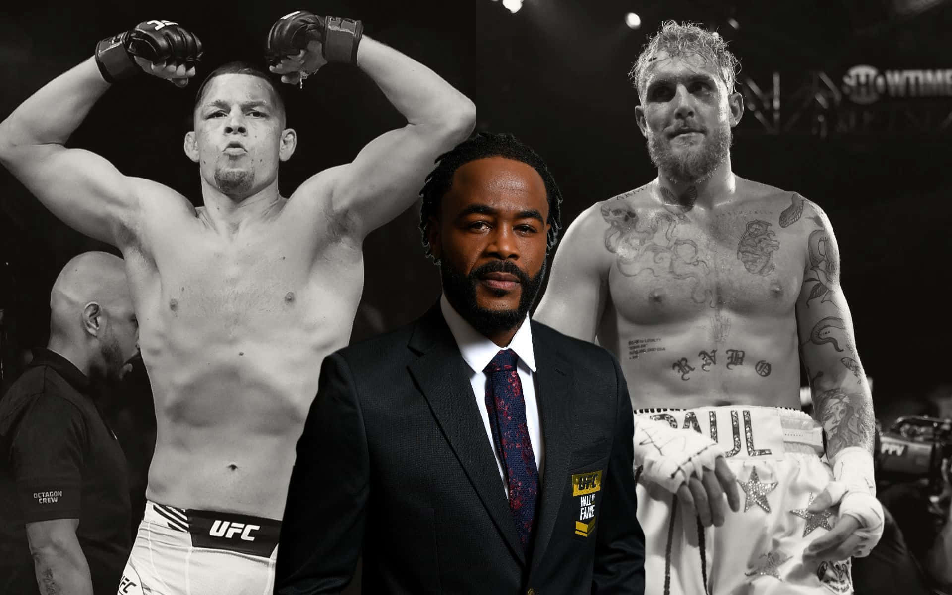 UFC 桌布 壁紙 — 一張黑白拼貼畫，展示兩位勝利的UFC拳手在搏擊運動場上簇擁著一位身穿西裝的播音員。