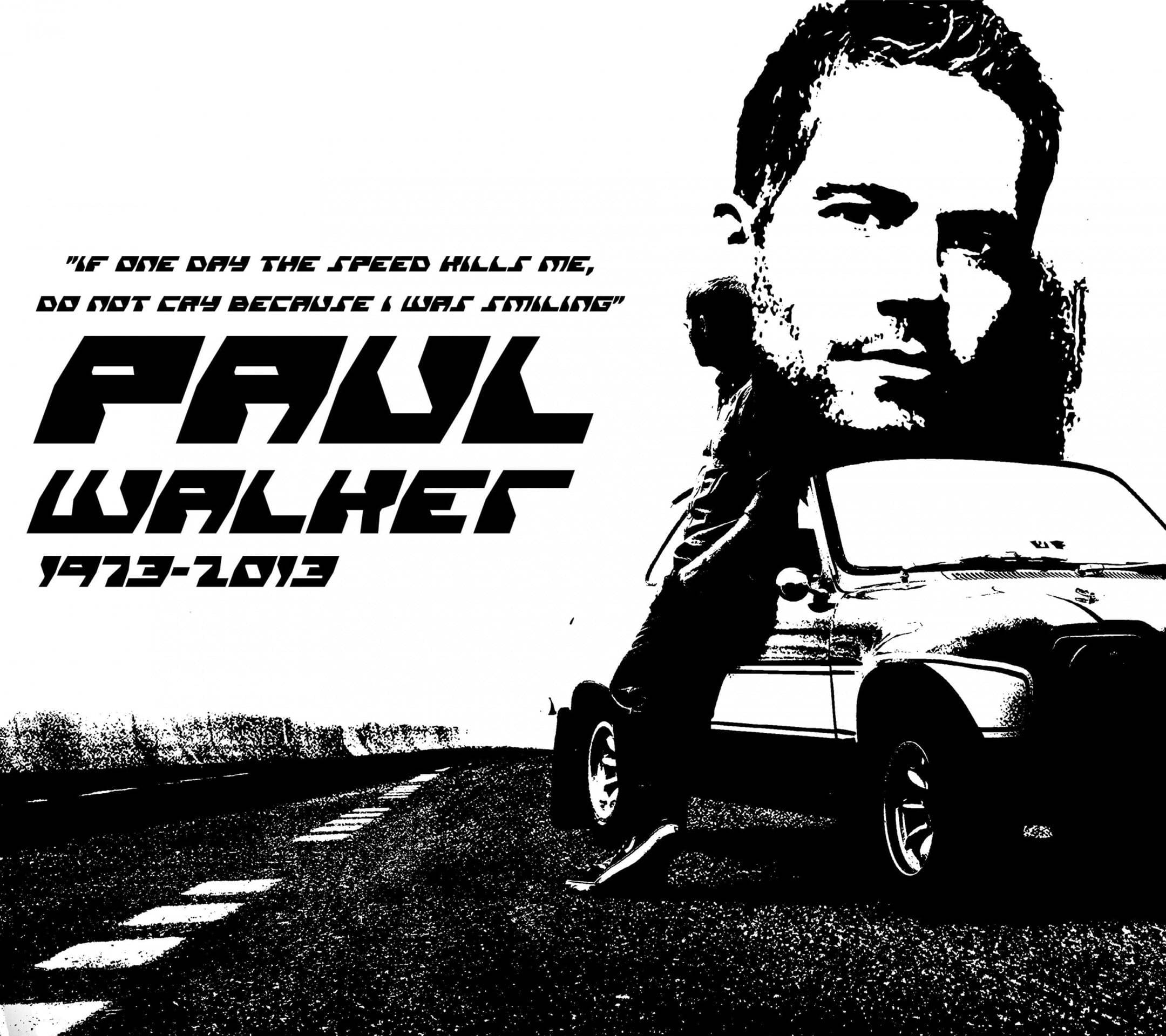 Paul Walker 桌布 壁紙 — 一張黑白致敬保羅·沃克的圖片，他靠在一輛車上，他的名言和壽命顯著展示。