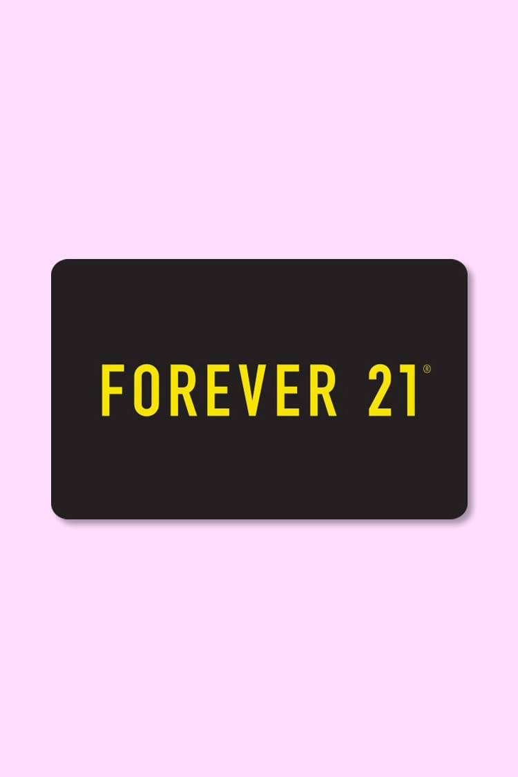 Forever 21 桌布 壁紙 — 一張黑色Forever 21禮品卡，中央有粗體黃色文字，背景為柔和粉紅色。