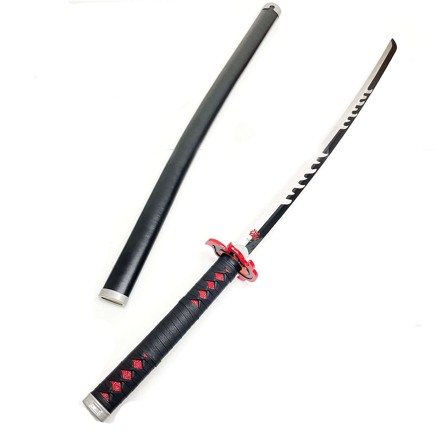 Nichirin Blades 桌布 壁紙 — 一把時尚的黑色武士刀，帶有紅色鑽石裝飾和相配的刀鞘，斜靠在純白色背景上。