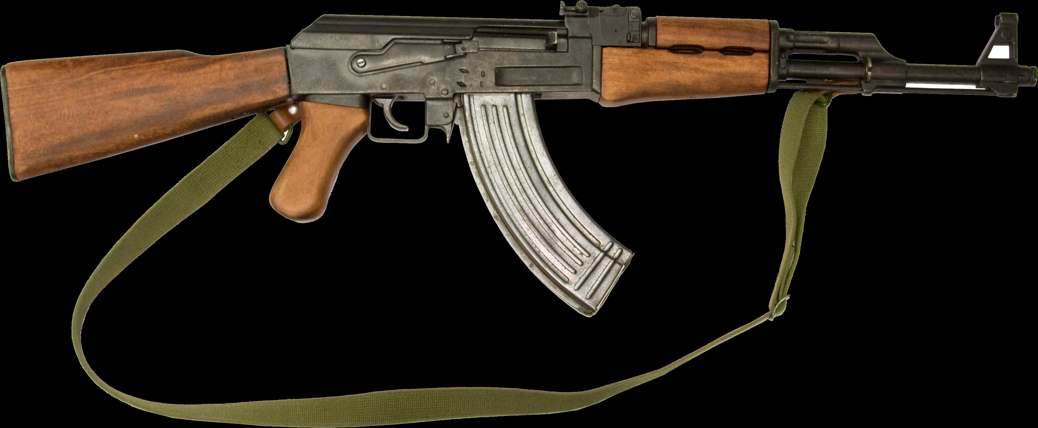 Weapons 桌布 壁紙 — 一把經典的AK-47步槍，配有木製槍托和橄欖色背帶，在黑色背景上孤立展示。