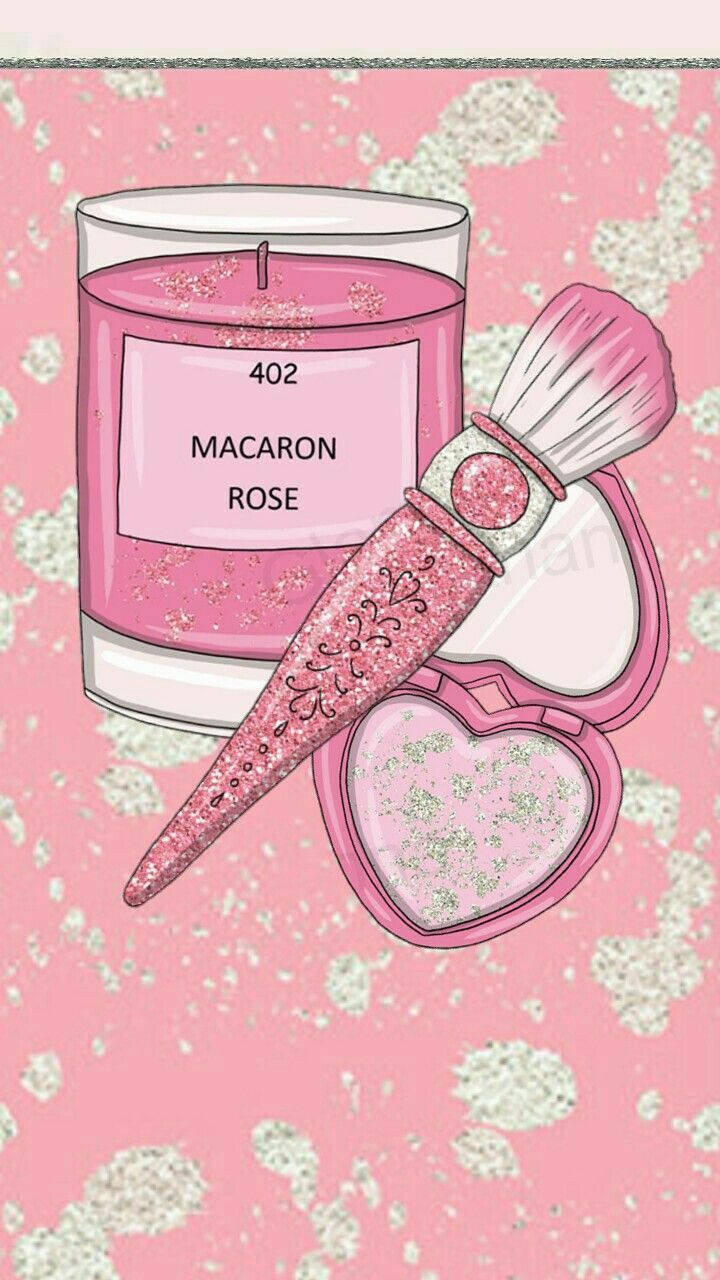 girly pink aesthetic 桌布 壁紙 — 一支標有 macaron rose 的粉紅色閃爍蠟燭，旁邊放著一個心形閃爍粉盒和一支相配的刷子，背景是帶有斑點的粉紅色。
