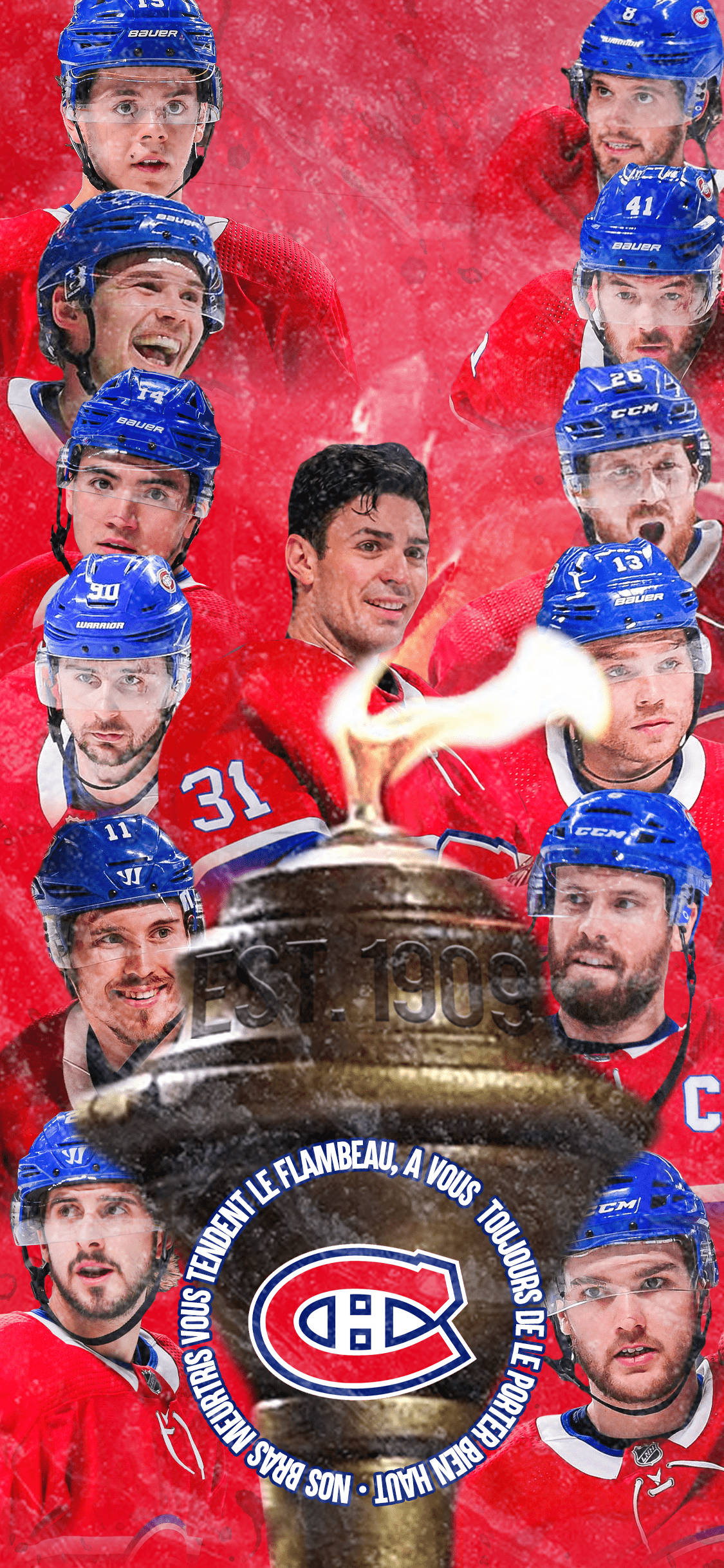 Canadiens 桌布 壁紙 — 一支燃燒的火炬帶有蒙特婁加拿大人隊標誌，在舞台中央發光，周圍是身穿紅色球衣和藍色頭盔的球員。