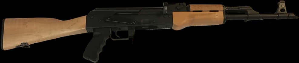 Rifle 桌布 壁紙 — 一支黑色和木質的AK-47步槍，在純黑色背景上以銳利燈光孤立展示。