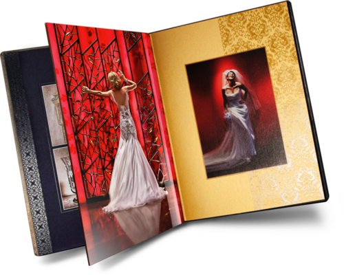 album 桌布 壁紙 — 一本豪華相簿打開到展示穿著白色婚紗的優雅新娘，背景為紅色和金色華麗裝飾的頁面。