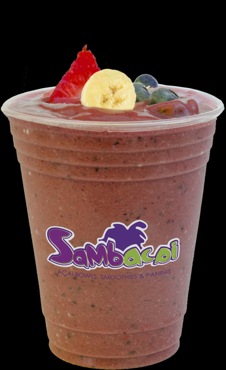 Smoothies 桌布 壁紙 — 一杯充滿活力的紫色巴西莓果昔，上面放有香蕉、草莓和藍莓，放在品牌杯中，黑色背景。