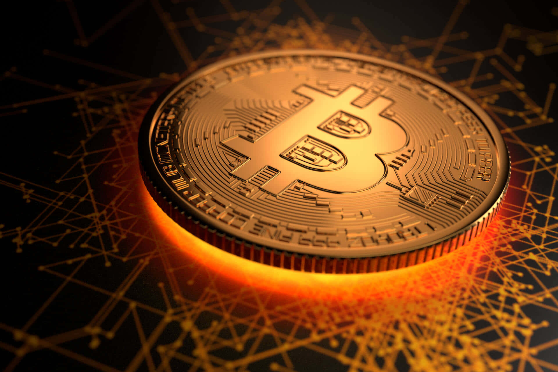 比特幣 桌布 壁紙 — 一枚閃亮的金色比特幣在黑暗背景中散發溫暖光芒，帶有發光的電路圖案。