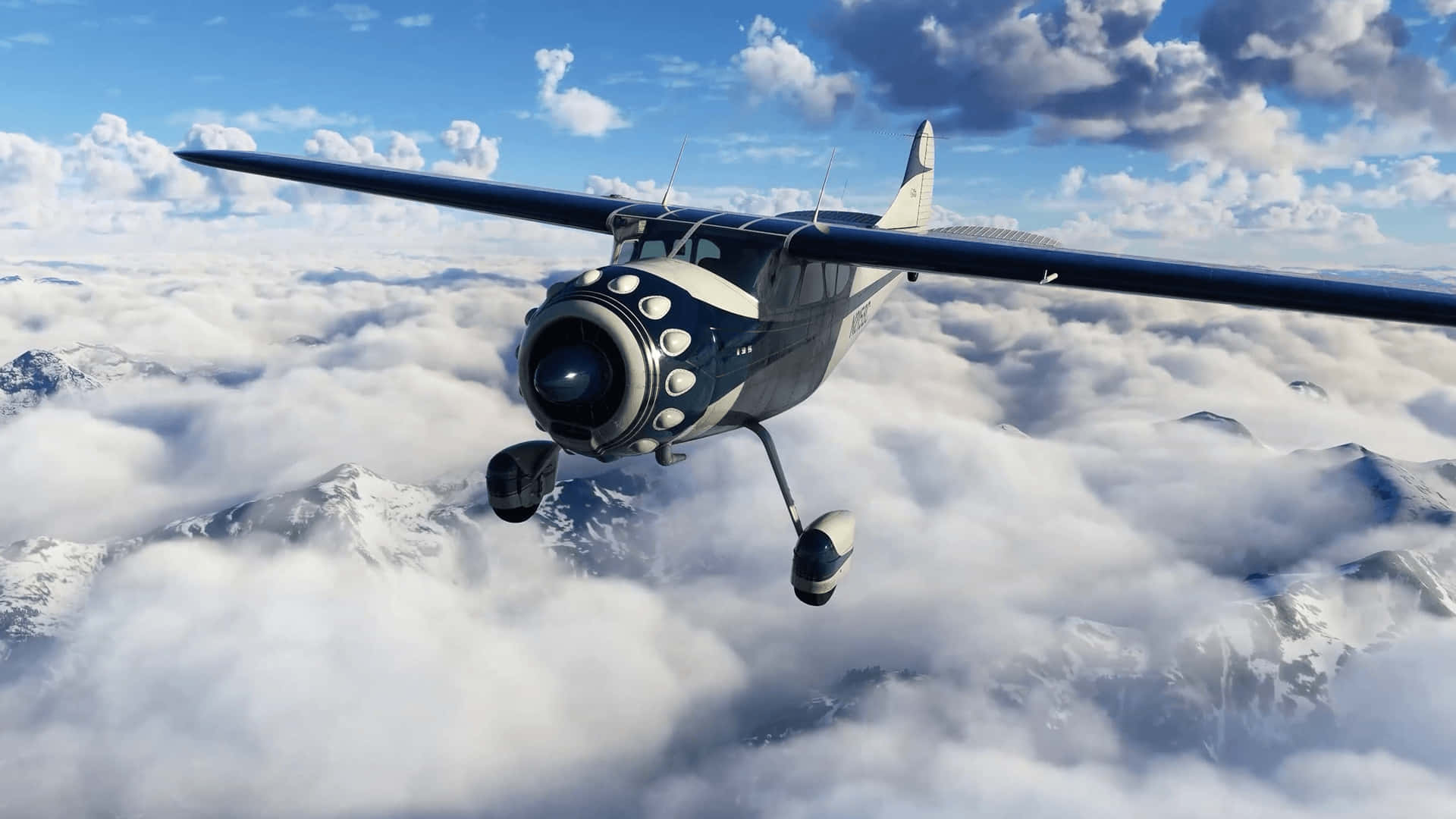 Aviation 桌布 壁紙 — 一架復古螺旋槳飛機在蓬鬆的雲層上方翱翔，下方可見積雪的山脈，背景是明亮的藍天。