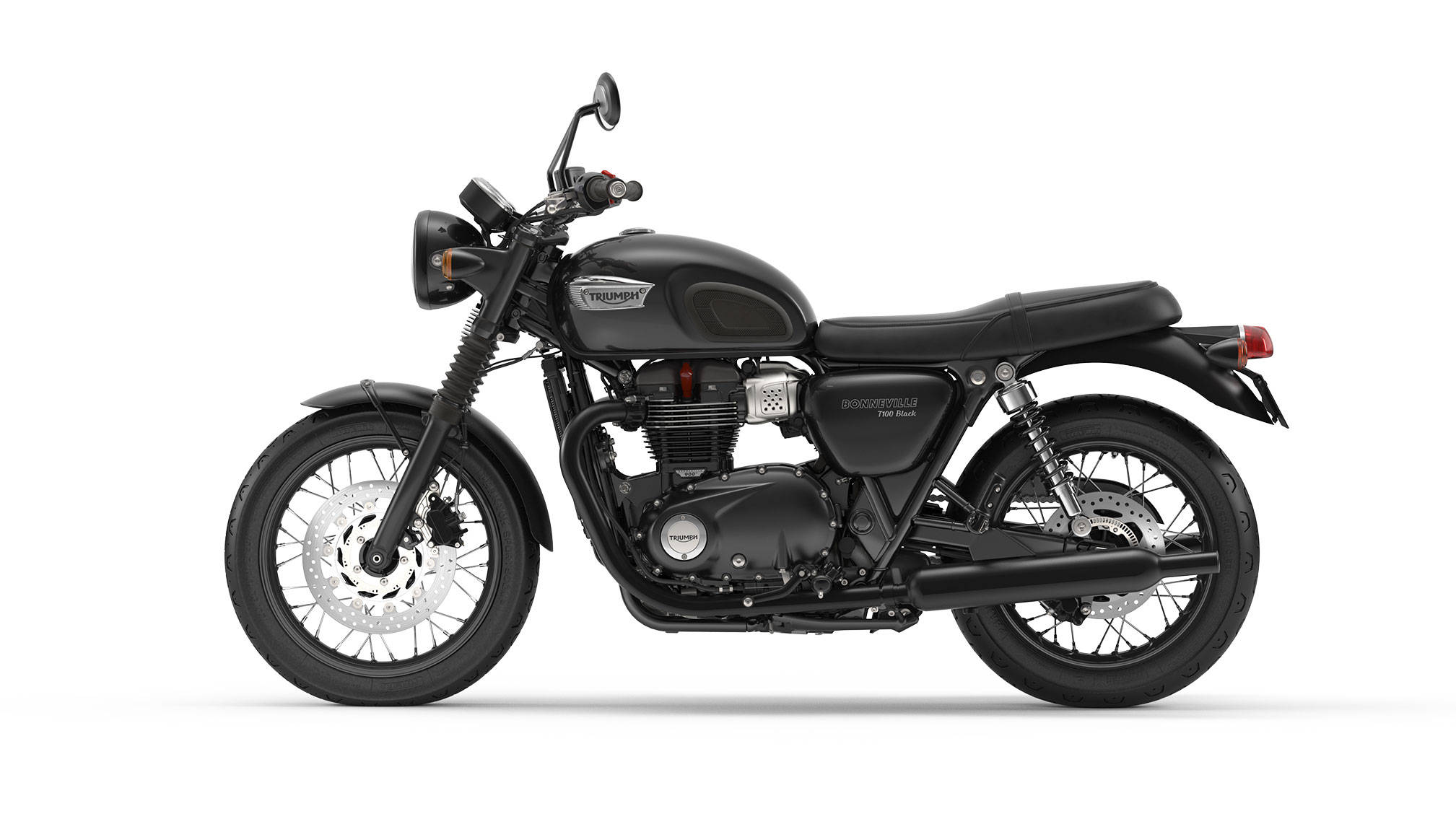 Triumph 桌布 壁紙 — 一架時尚的啞光黑色 Triumph Bonneville 摩托車以側面輪廓展示在純白背景前，展現其經典復古設計和鍍鉻裝飾。
