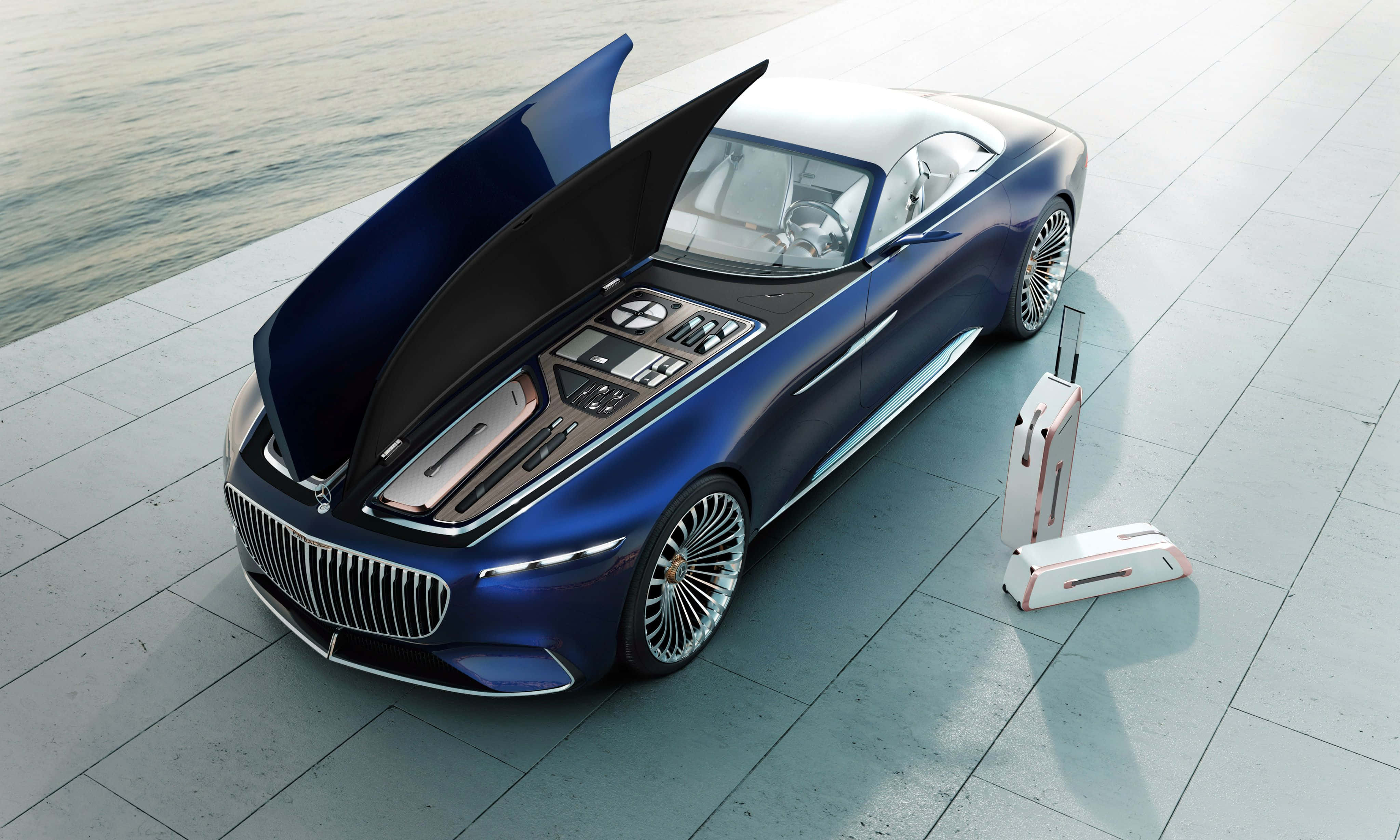 Maybach 桌布 壁紙 — 一架時尚的藍色豪華概念車，打開鷗翼車門，停泊在平靜水邊的瓷磚碼頭上。