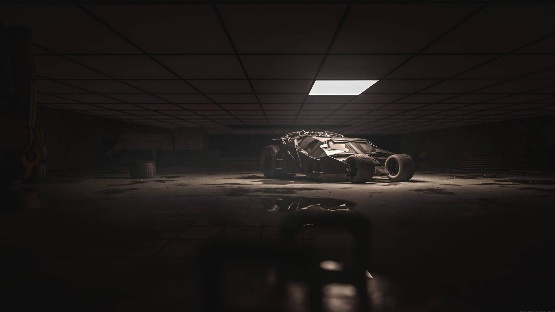Batmobile 桌布 壁紙 — 一架時尚的黑色蝙蝠車停放在昏暗的地下車庫中，僅有一盞螢光燈照明。