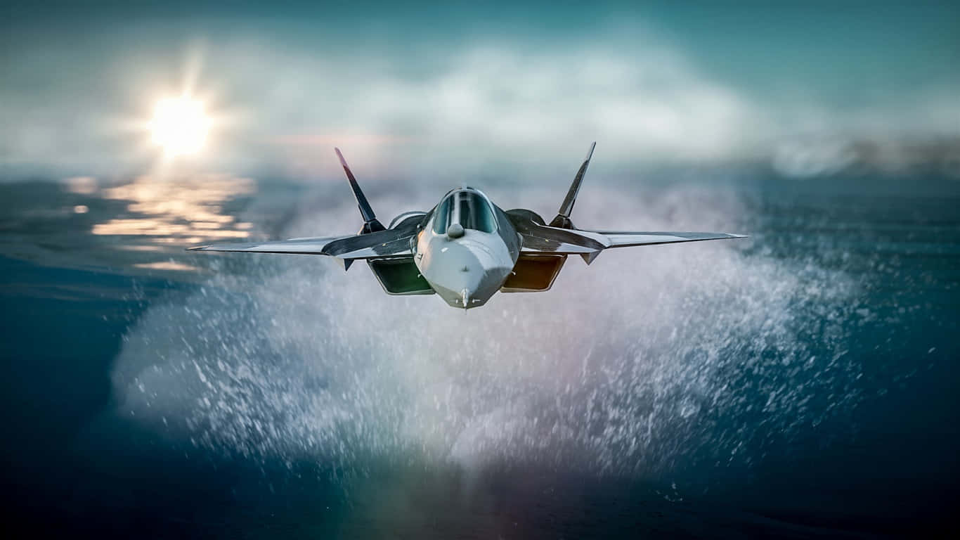 水 桌布 壁紙 — 一架流線型戰鬥機在日出時從海浪中出現，帶著陽光眩光和飛濺的水花。