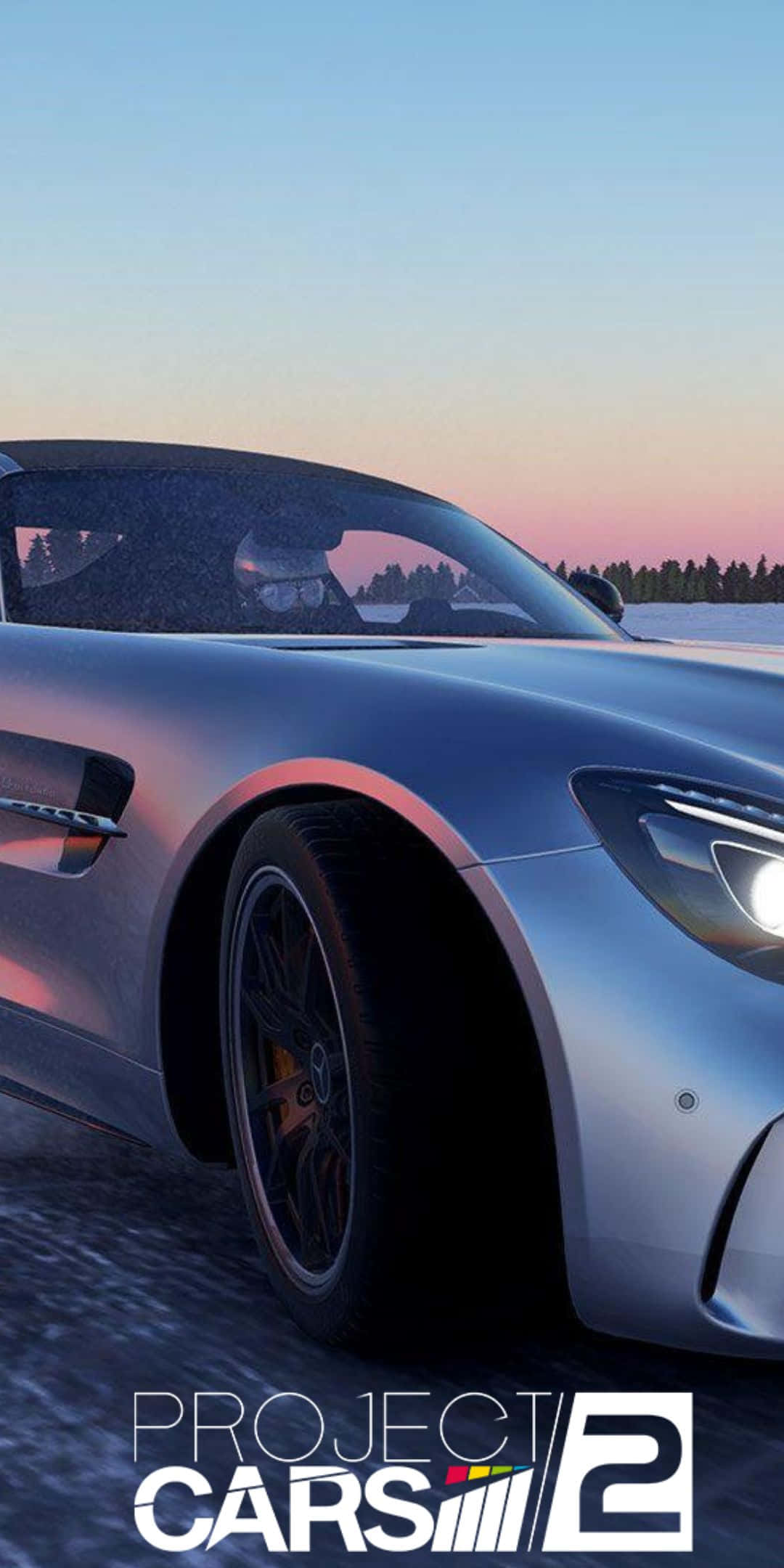 Pixel 3 Project Cars 2 桌布 壁紙 — 一架流線型銀色跑車在暮色中滑過雪景，車內駕駛清晰可見。