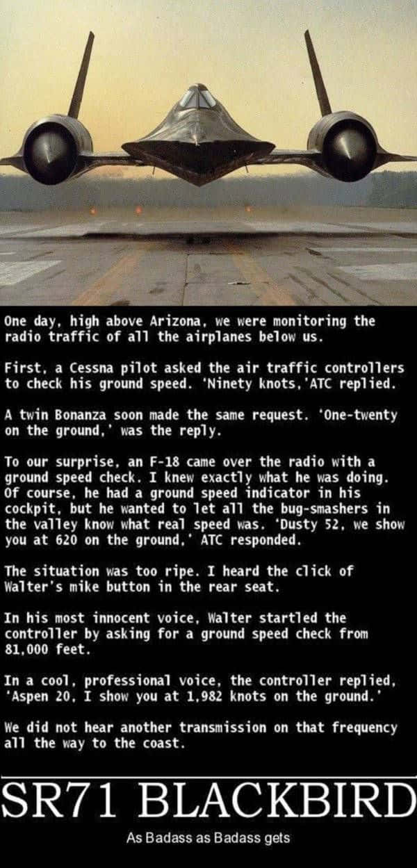 Internet Meme 桌布 壁紙 — 一架流線型黑色SR-71黑鳥噴射機停在霧氣瀰漫的天空下的跑道上，疊加文字詳細介紹其傳奇速度。