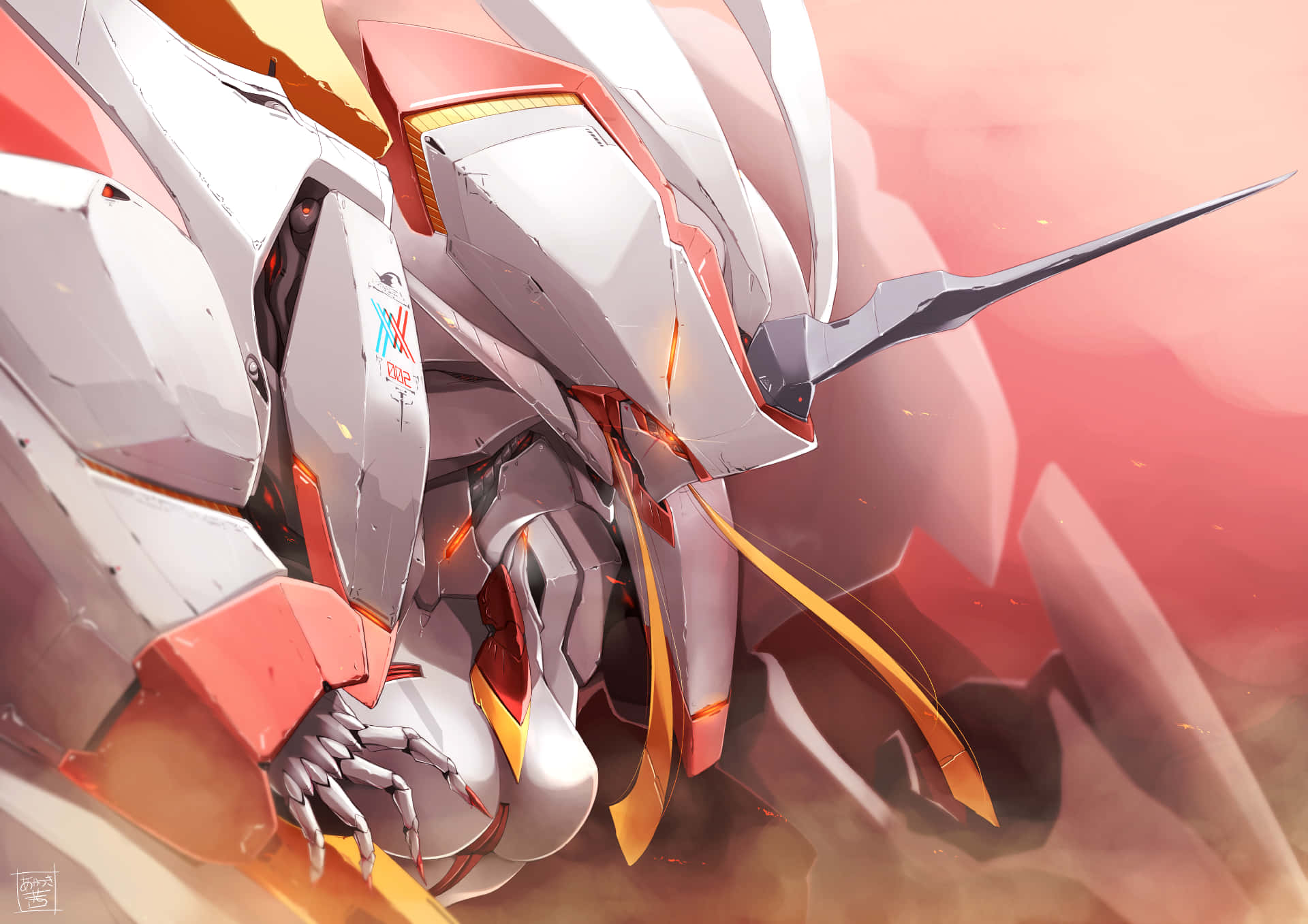 DARLING in the FRANXX 桌布 壁紙 — 一架白色和橙色的機甲，帶有發光的點綴，動態地站在火紅和橙色的背景前。