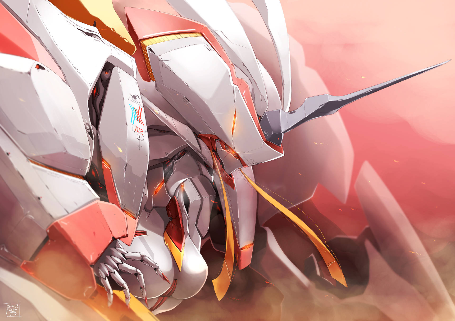 DARLING in the FRANXX 桌布 壁紙 — 一架白色和橙色的機甲，帶有發光的點綴和鋒利的肢體，動態地站在火紅和橙色的背景前。