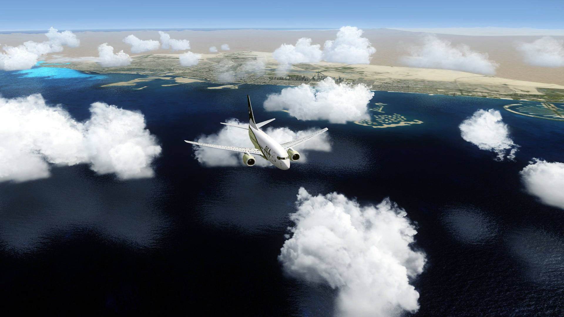 HD Plane 桌布 壁紙 — 一架白色客機在深藍色海洋上空的蓬鬆雲層上方飛行，下方可見沿海城市和碧綠色的潟湖。