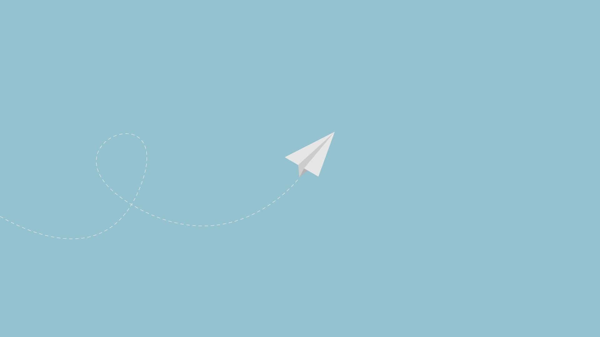 1920 X 1080 Minimalist 桌布 壁紙 — 一架白色紙飛機飛過柔和的藍天，身後留下一條虛線軌跡。