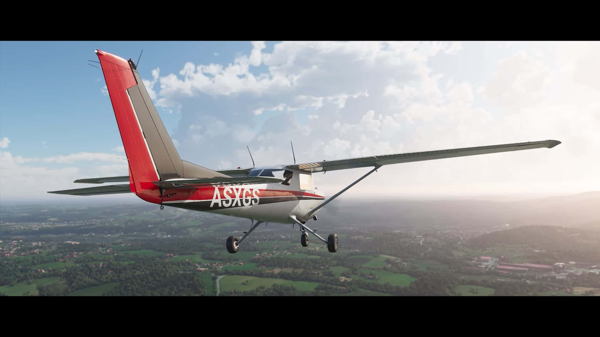 1920x1080 Microsoft Flight Simulator 桌布 壁紙 — 一架紅色和白色的單引擎飛機，註冊號為ASXGS，在部分多雲的天空下低飛過綠色鄉村。