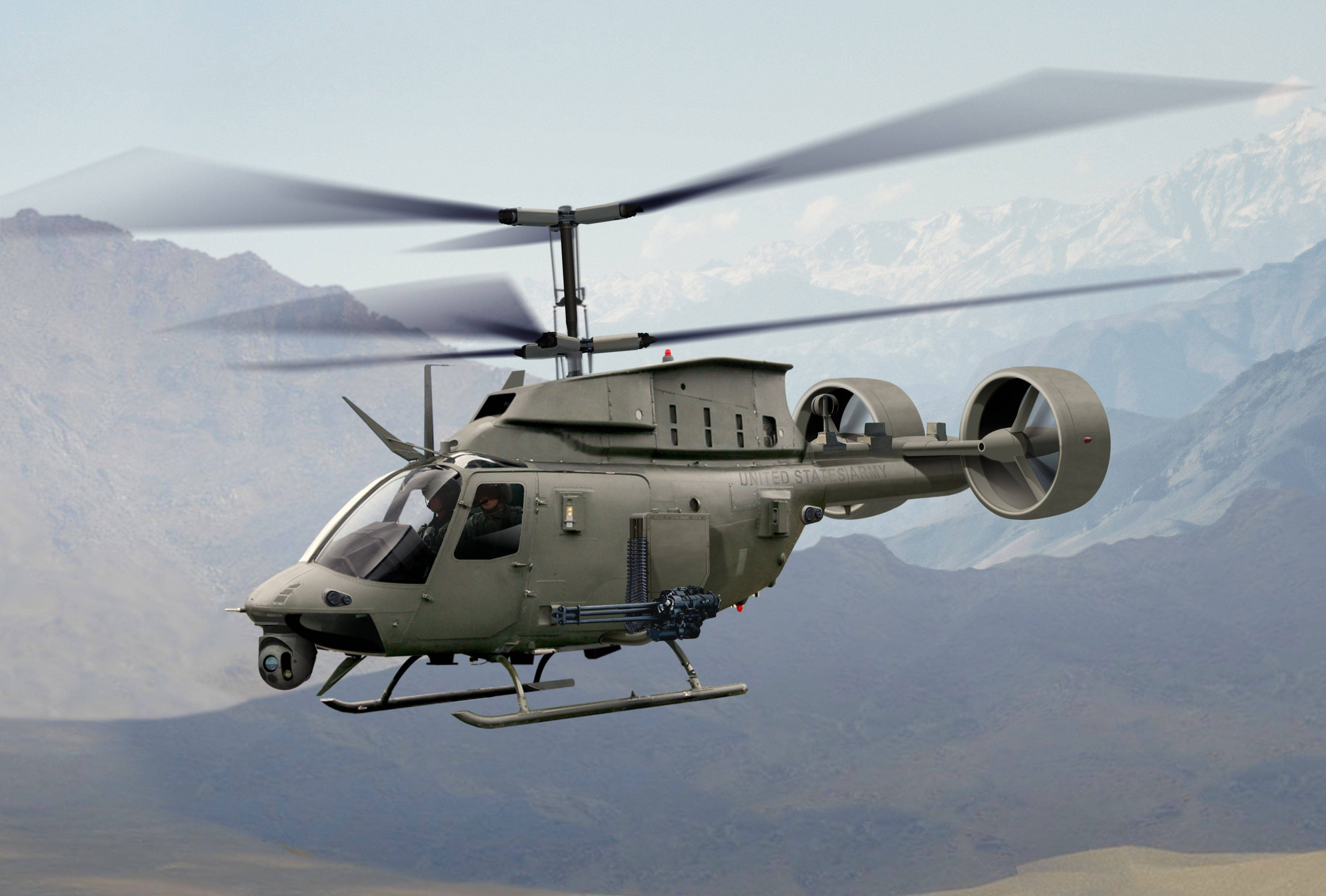 Helicopter 桌布 壁紙 — 一架軍用直升機低飛越過崎嶇的山脈，遠處有白雪覆蓋的山峰。