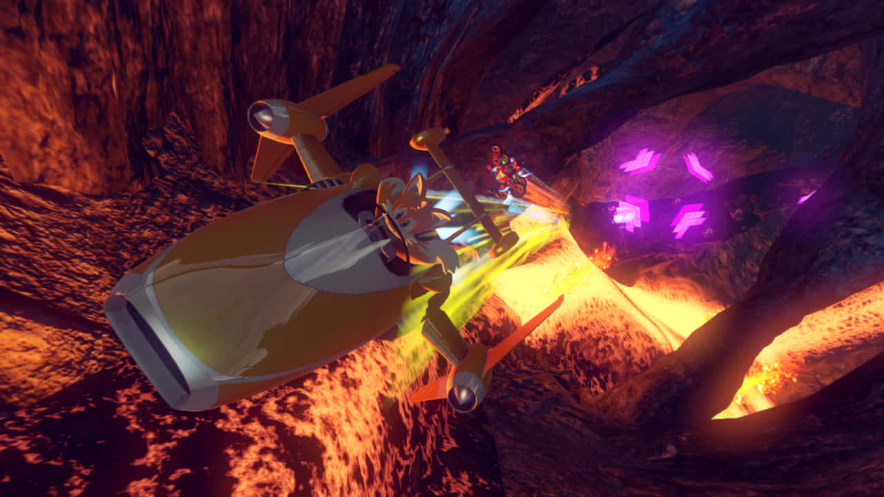 Sonic And All-stars Racing Transformed 桌布 壁紙 — 一架金色未來車輛穿過熾熱的火山峽谷，前方有發光的紫色水晶。