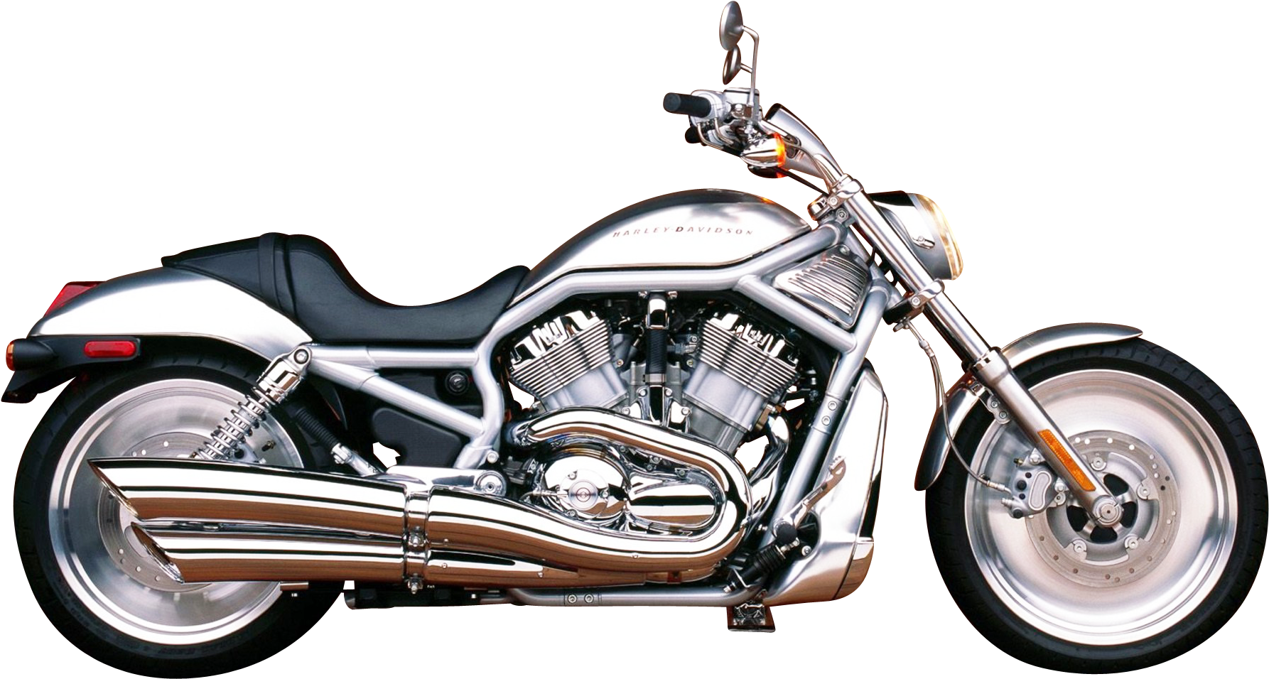 哈雷戴維森 桌布 壁紙 — 一架閃亮的鍍鉻Harley-Davidson機車，配備外露引擎和雙排氣管，孤立地矗立在純黑色背景前。