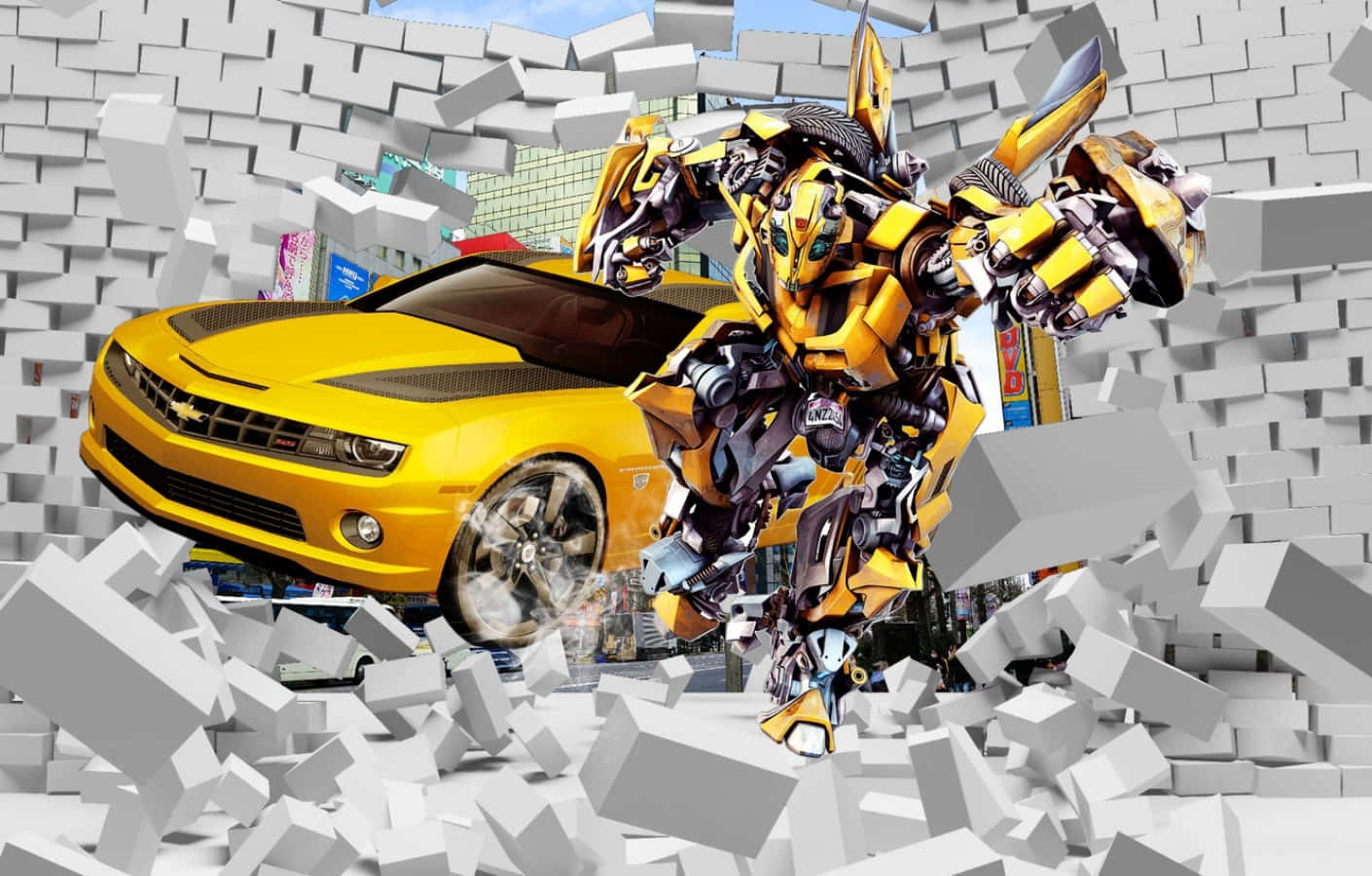 Bumblebee 桌布 壁紙 — 一架黃色大黃蜂機器人和Camaro衝破一堵破爛的磚牆，形成一個動態的動作場景。