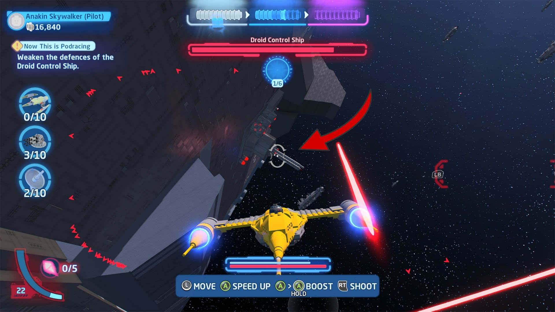 Podracing 桌布 壁紙 — 一架黃色星際戰機在滿佈星星的太空戰場上與無人機控制船戰鬥，並帶有UI覆蓋層。